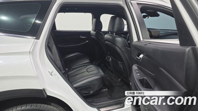 Hyundai Santafe 2021 — photo 17