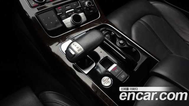 Audi A8 2015 — photo 9