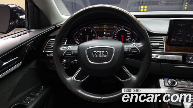 Audi A8 2015 — photo 13