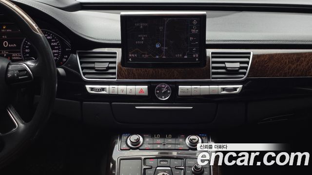 Audi A8 2015 — photo 15