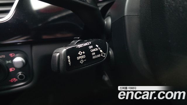 Audi A8 2015 — photo 18
