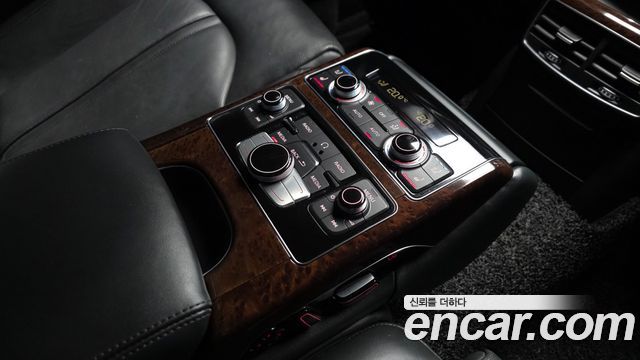Audi A8 2015 — photo 19