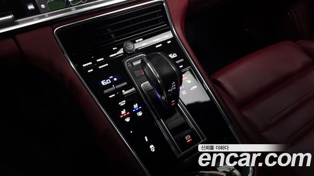 Porsche Panamera 2023 — photo 12