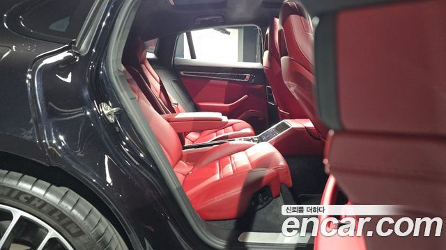 Porsche Panamera 2023 — photo 17
