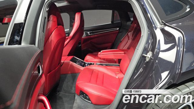 Porsche Panamera 2023 — photo 16