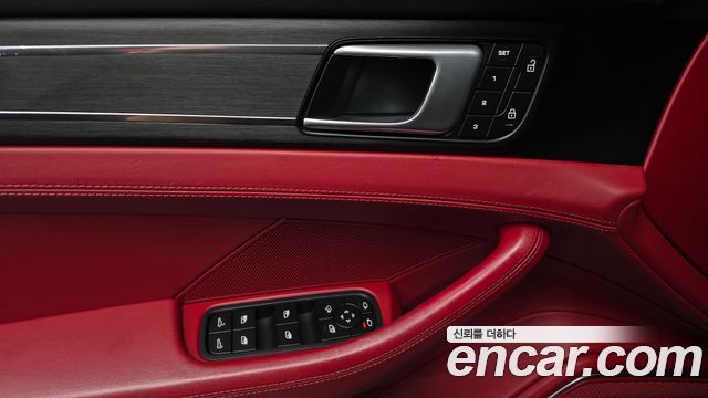 Porsche Panamera 2023 — photo 31
