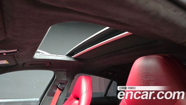 Porsche Panamera 2023 — photo 35