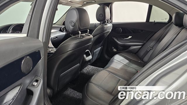 Mercedes-Benz C-Class 2016 — photo 12
