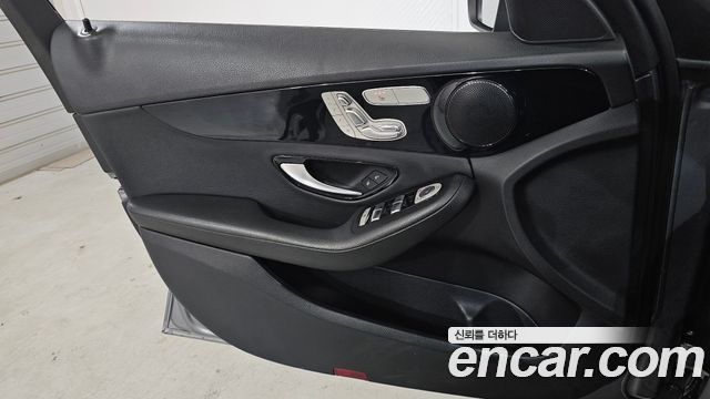 Mercedes-Benz C-Class 2016 — photo 14