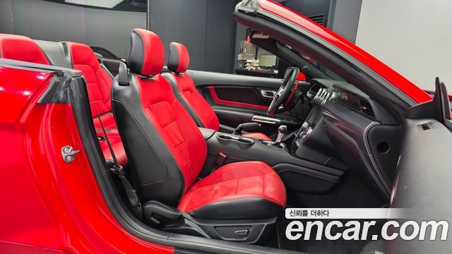 Ford Mustang 2019 — photo 11