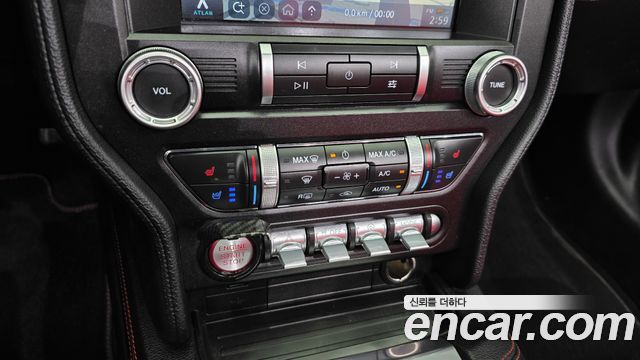 Ford Mustang 2019 — photo 17