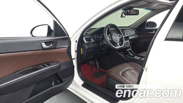 Kia K5 2016 — photo 10