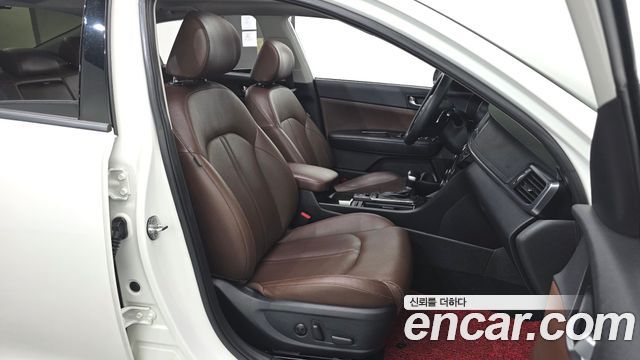 Kia K5 2016 — photo 11