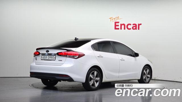 Kia K3 2016 — photo 2