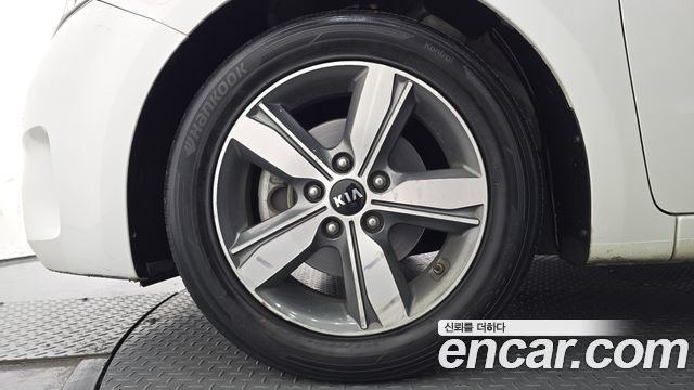 Kia K3 2016 — photo 5