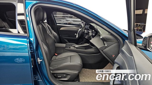 Peugeot 408 2023 — photo 17