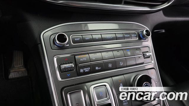 Hyundai Santafe 2022 — photo 23