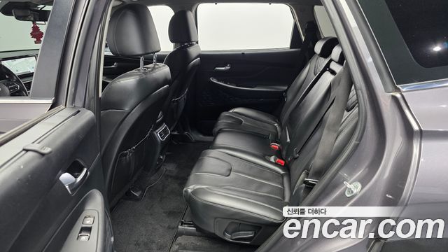 Hyundai Santafe 2022 — photo 16