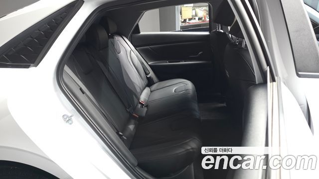 Hyundai AVANTE 2024 — photo 18