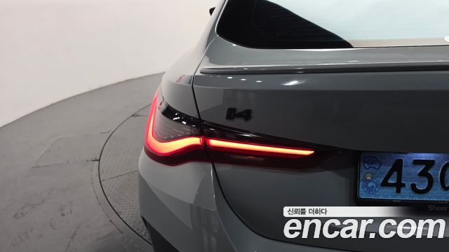 BMW i4 2024 — photo 9