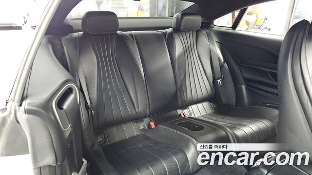 Mercedes-Benz E-Class 2019 — photo 12