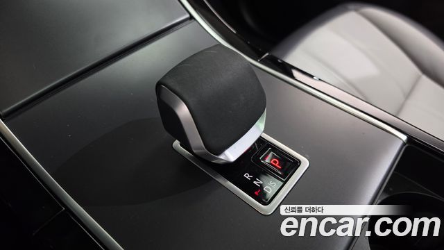 Land Rover Range Rover Evoque 2025 — photo 9