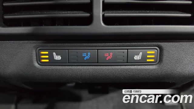 Land Rover Range Rover Evoque 2025 — photo 19
