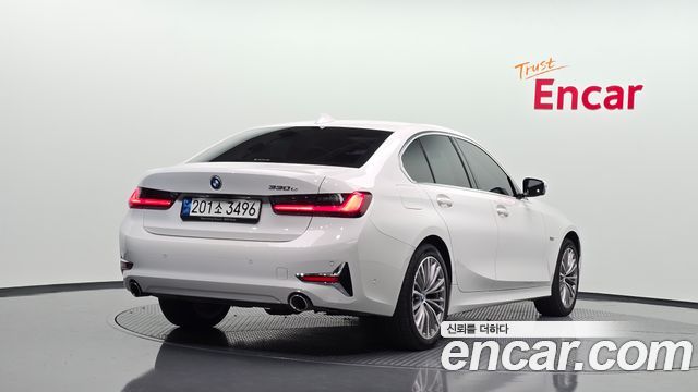 BMW 3-Series 2022 — photo 2