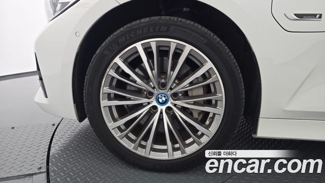 BMW 3-Series 2022 — photo 5