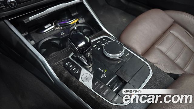 BMW 3-Series 2022 — photo 12