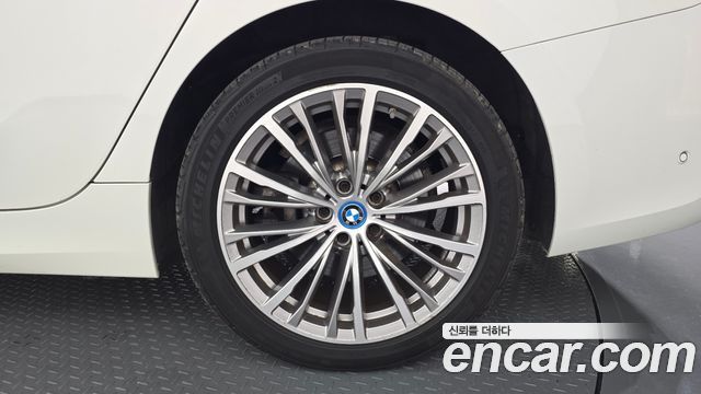BMW 3-Series 2022 — photo 7