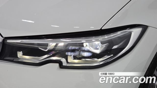 BMW 3-Series 2022 — photo 8