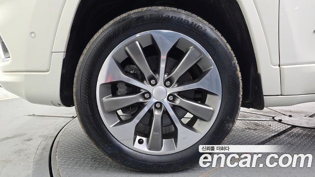 Jeep Cherokee 2019 — photo 5
