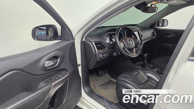 Jeep Cherokee 2019 — photo 10