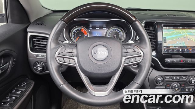Jeep Cherokee 2019 — photo 13