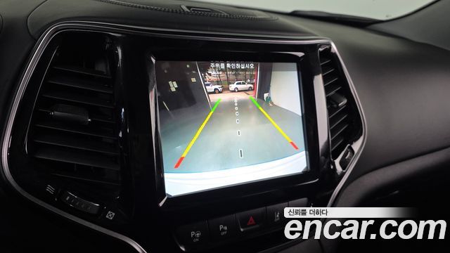 Jeep Cherokee 2019 — photo 15
