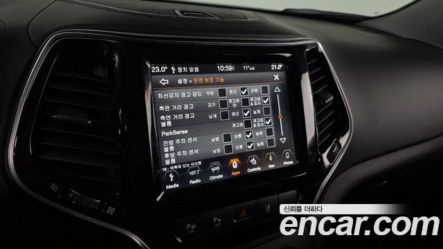 Jeep Cherokee 2019 — photo 16