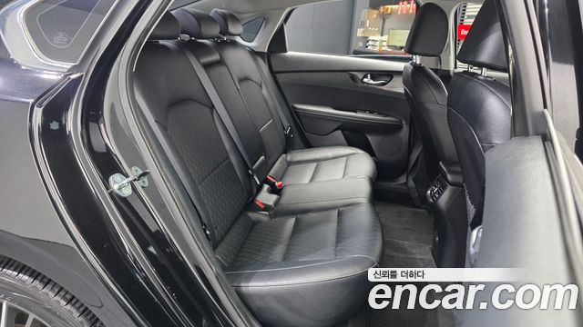 Kia K3 2023 — photo 18
