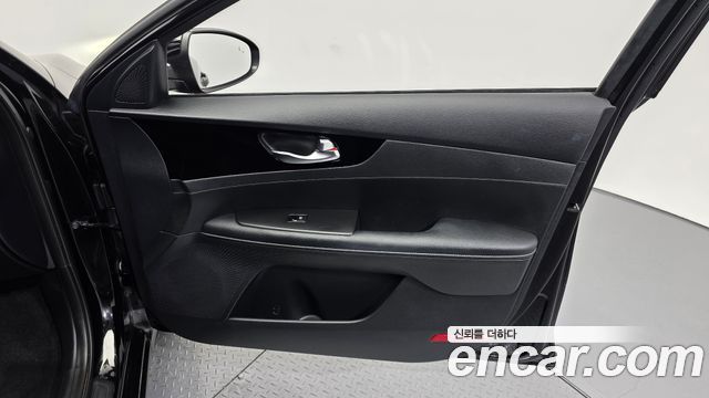 Kia K3 2023 — photo 15