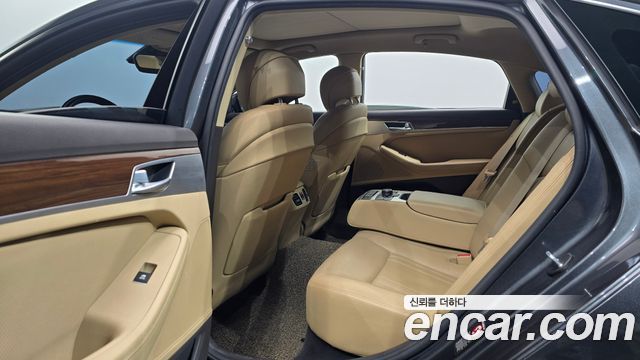 Genesis G80 2019 — photo 18