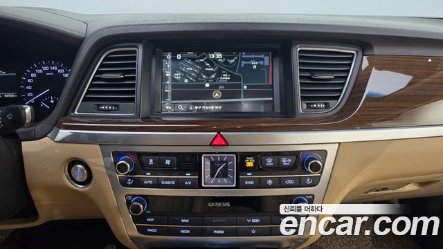 Genesis G80 2019 — photo 21