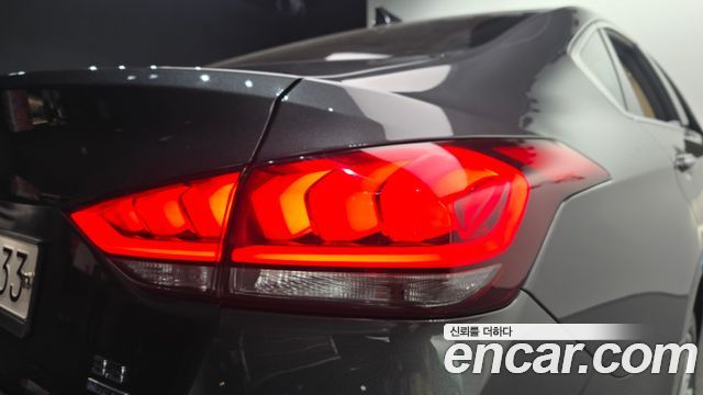 Genesis G80 2019 — photo 9