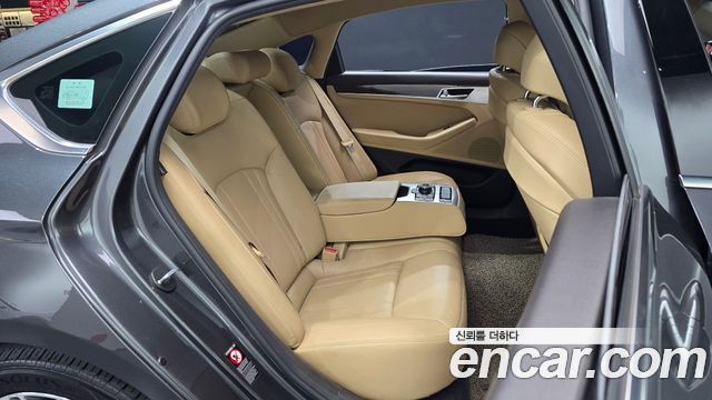 Genesis G80 2019 — photo 16