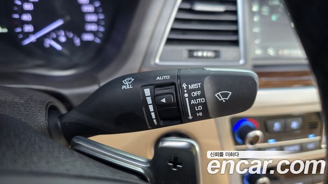 Genesis G80 2019 — photo 29