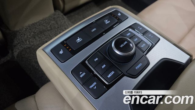 Genesis G80 2019 — photo 31
