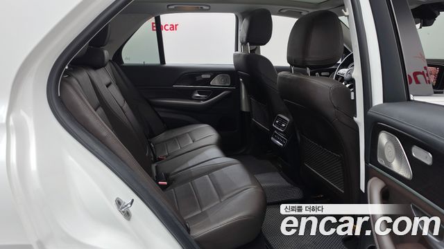 Mercedes-Benz GLE-Class 2022 — photo 11