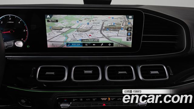 Mercedes-Benz GLE-Class 2022 — photo 12