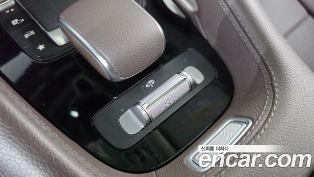 Mercedes-Benz GLE-Class 2022 — photo 15