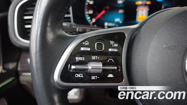 Mercedes-Benz GLE-Class 2022 — photo 17