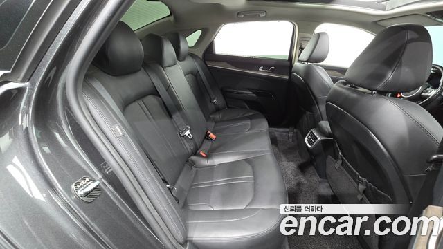 Kia K5 2023 — photo 17